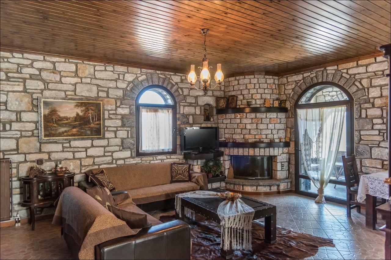 ミストラ Stone Mansion Anavryti, Αμα 20569ヴィラ エクステリア 写真